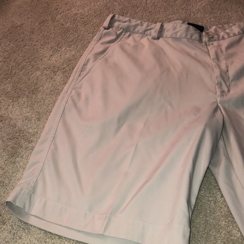Nike Golf Dri-Fit Shorts Khaki  Men’s Size 36‎